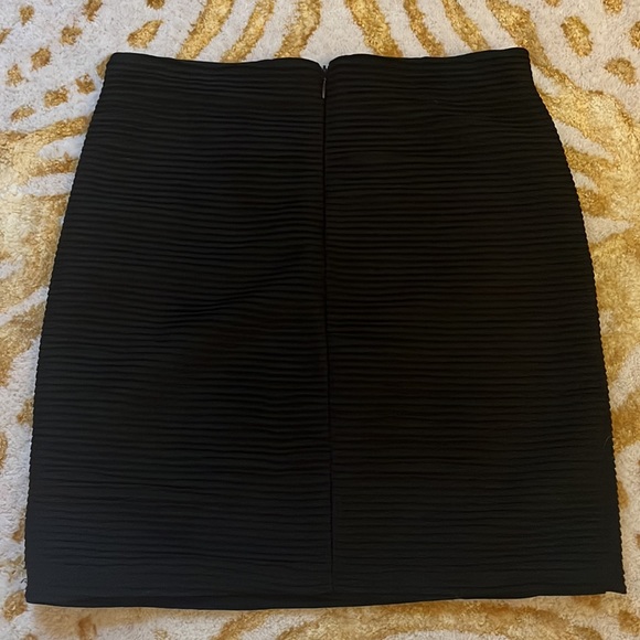 Black Pencil skirt - Picture 2 of 3